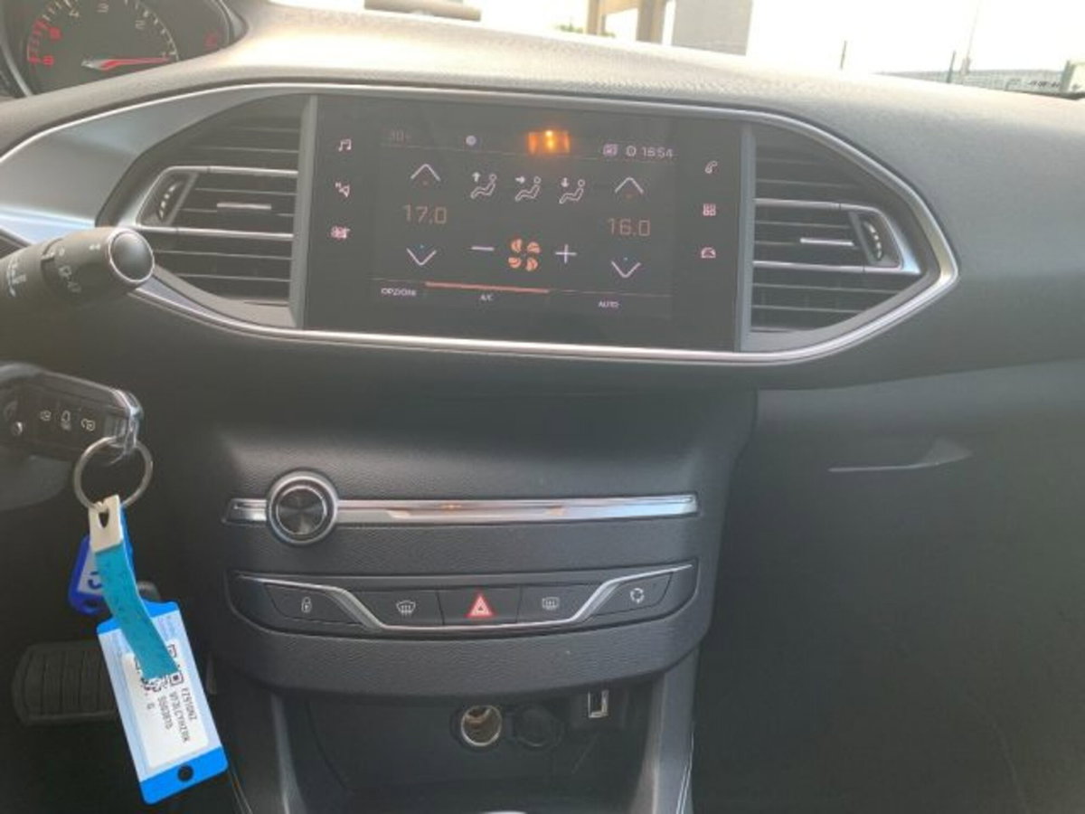 Peugeot 308 SW BlueHDi 130 S&S EAT8 Allure Pack (12)