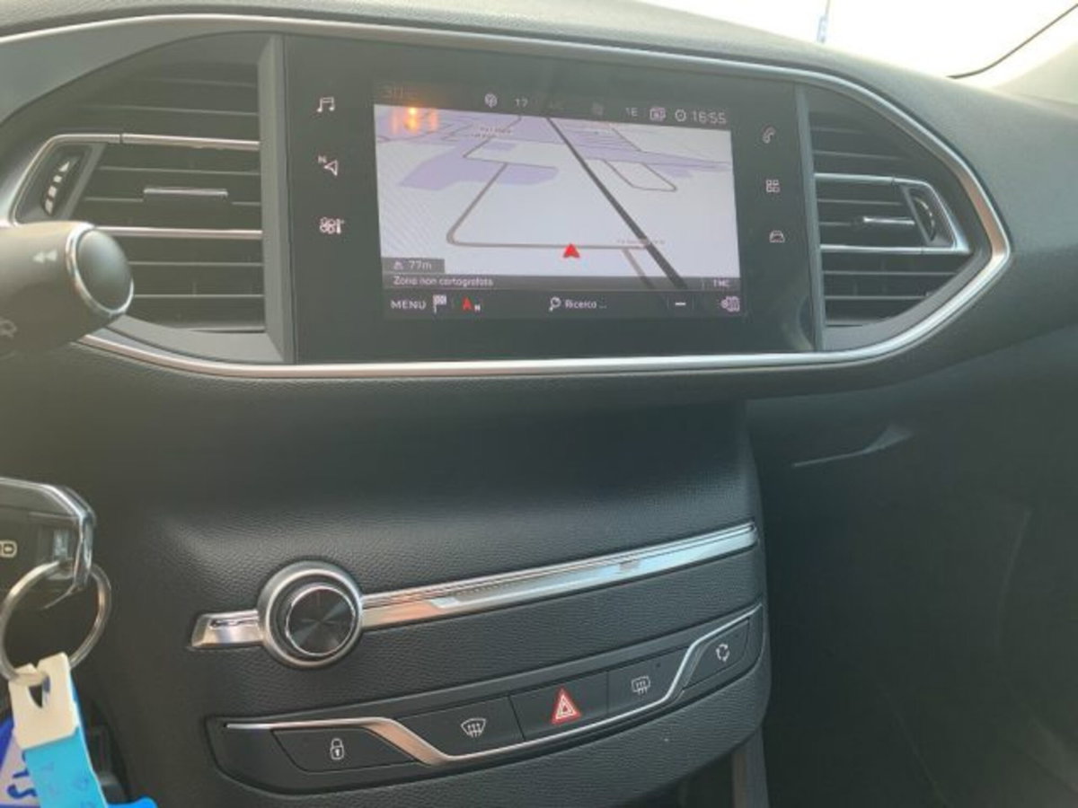 Peugeot 308 SW BlueHDi 130 S&S EAT8 Allure Pack (18)