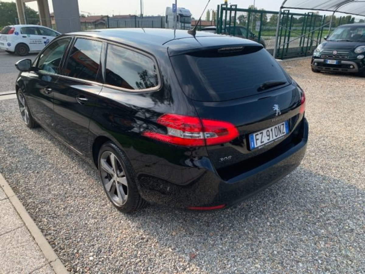 Peugeot 308 SW BlueHDi 130 S&S EAT8 Allure Pack (3)