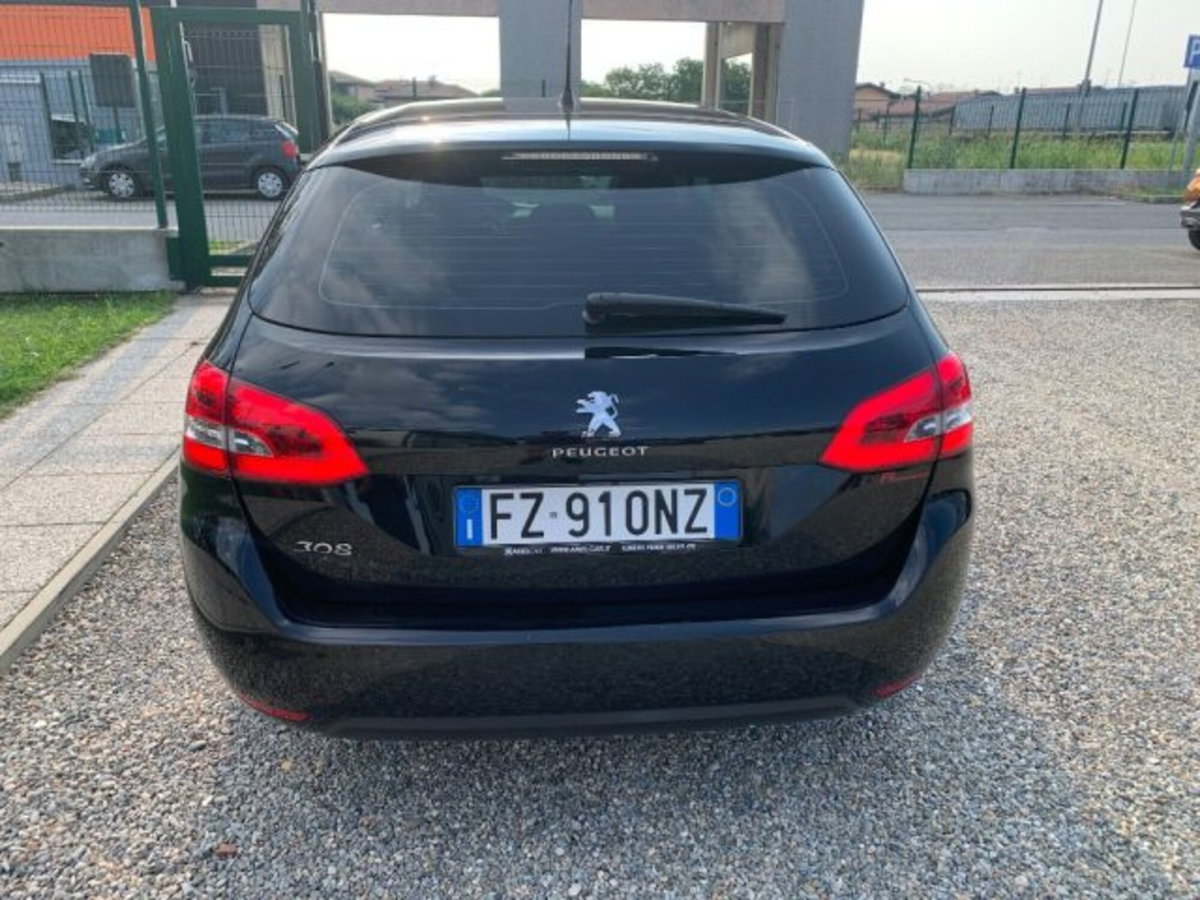 Peugeot 308 SW BlueHDi 130 S&S EAT8 Allure Pack (4)
