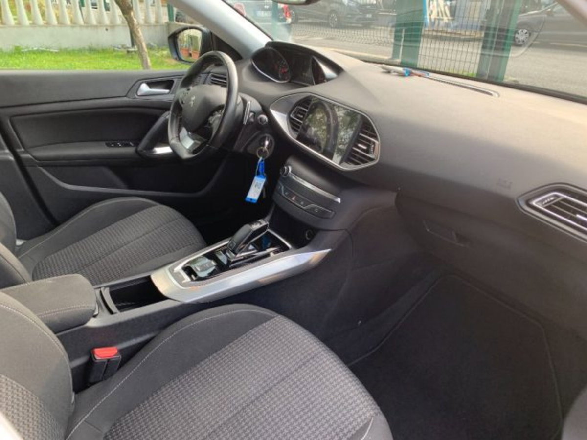 Peugeot 308 SW BlueHDi 130 S&S EAT8 Allure Pack (9)