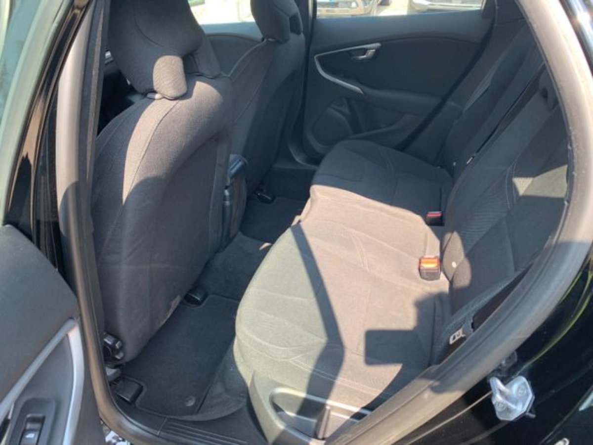 Volvo V40 Cross Country D2 1.6 Kinetic (10)