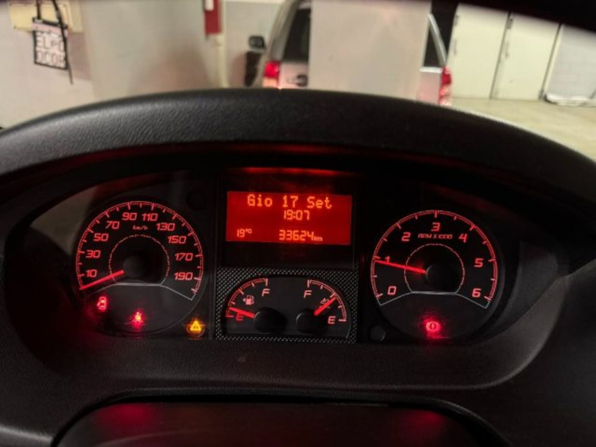 Opel Movano Furgone 33 L2H2 2.2 diesel 140cv S&S (13)