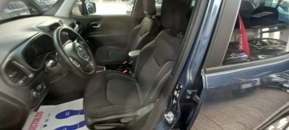 Jeep Renegade 1.3 T4 190CV PHEV 4xe AT6 Limited (6)