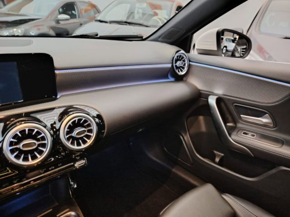 Mercedes-Benz Classe A 160 Premium (15)