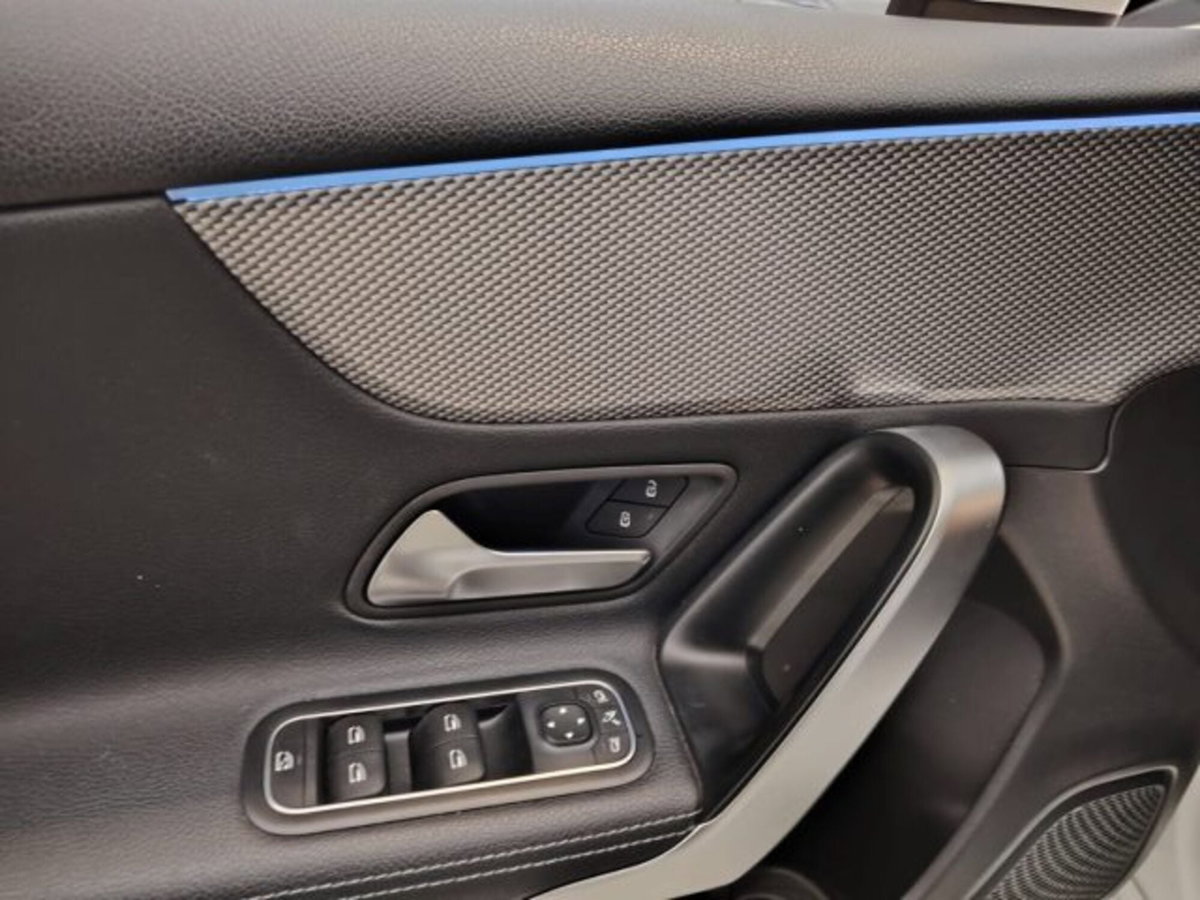 Mercedes-Benz Classe A 160 Premium (18)