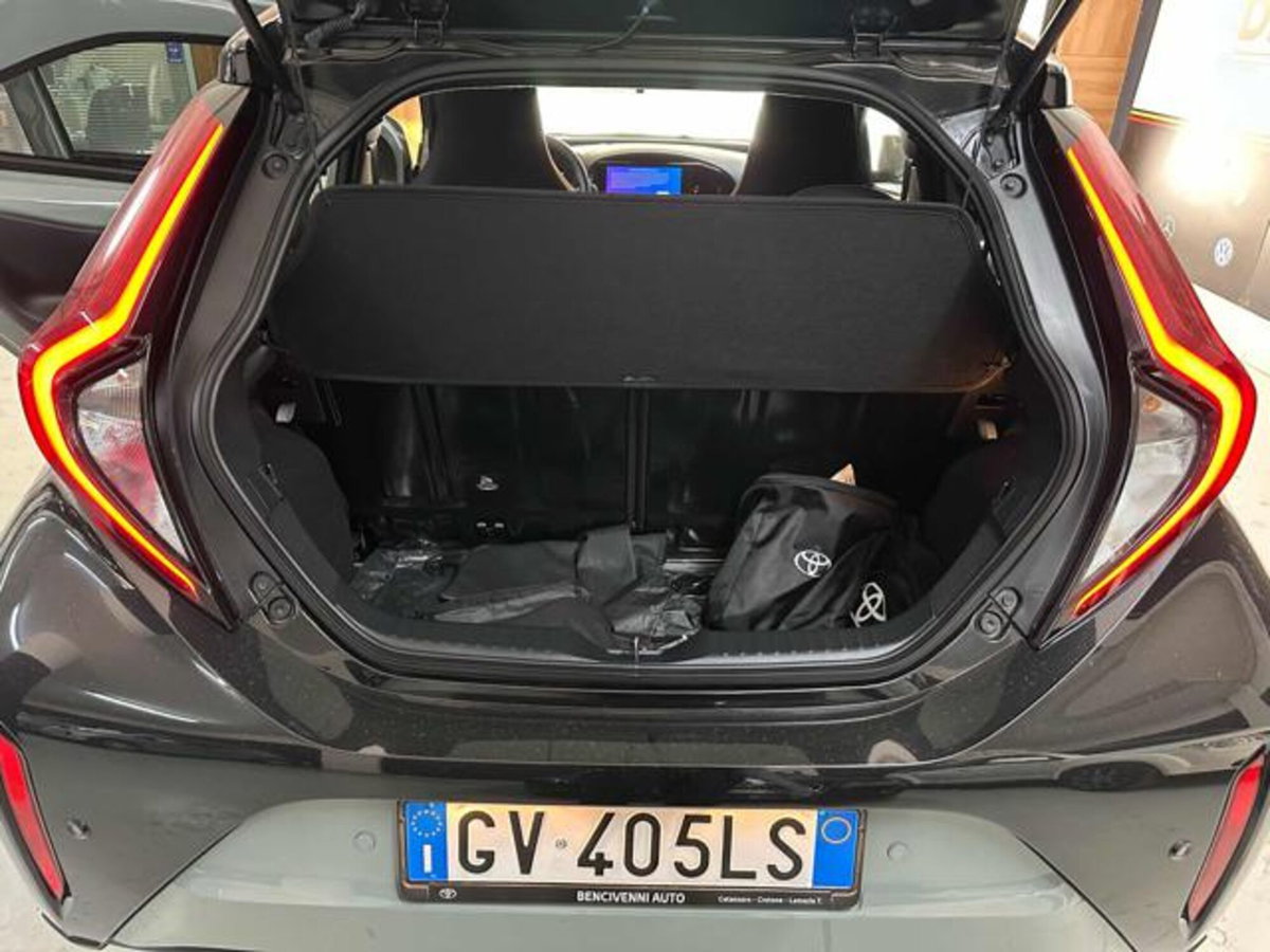 Toyota Aygo X 1.0 VVT-i 72 CV 5 porte Limited Air S-CVT (10)