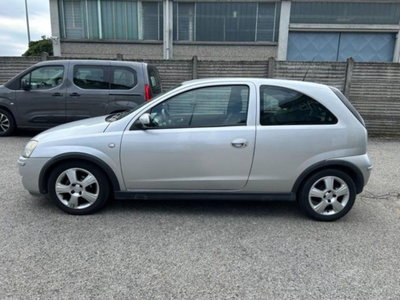 Opel Corsa 1.0i 12V cat 3 porte Club (12)