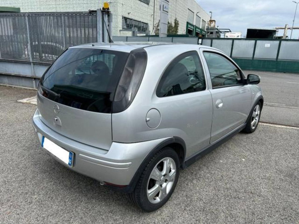Opel Corsa 1.0i 12V cat 3 porte Club (4)