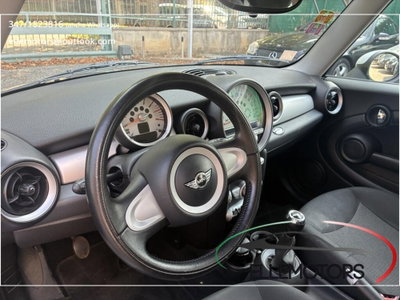 MINI Mini 1.6 16V Cooper (8)