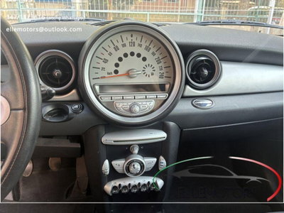 MINI Mini 1.6 16V Cooper (9)