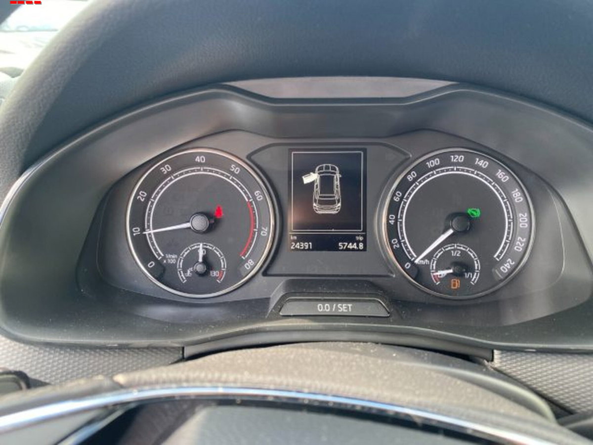 Skoda Kamiq 1.0 TSI 110 CV DSG Ambition (6)