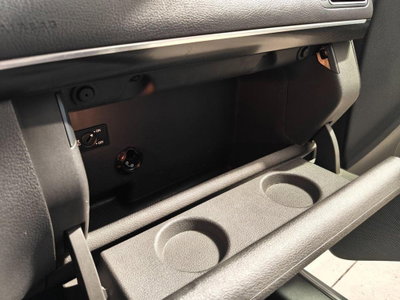 Volkswagen Touran 2.0 TDI 140 CV DSG Highline (13)