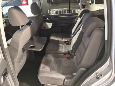 Volkswagen Touran 2.0 TDI 140 CV DSG Highline (14)