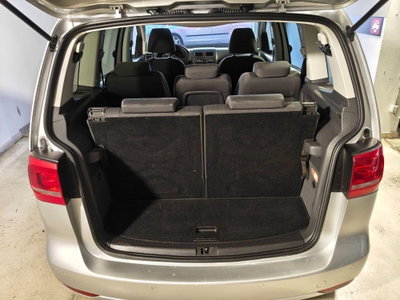Volkswagen Touran 2.0 TDI 140 CV DSG Highline (16)