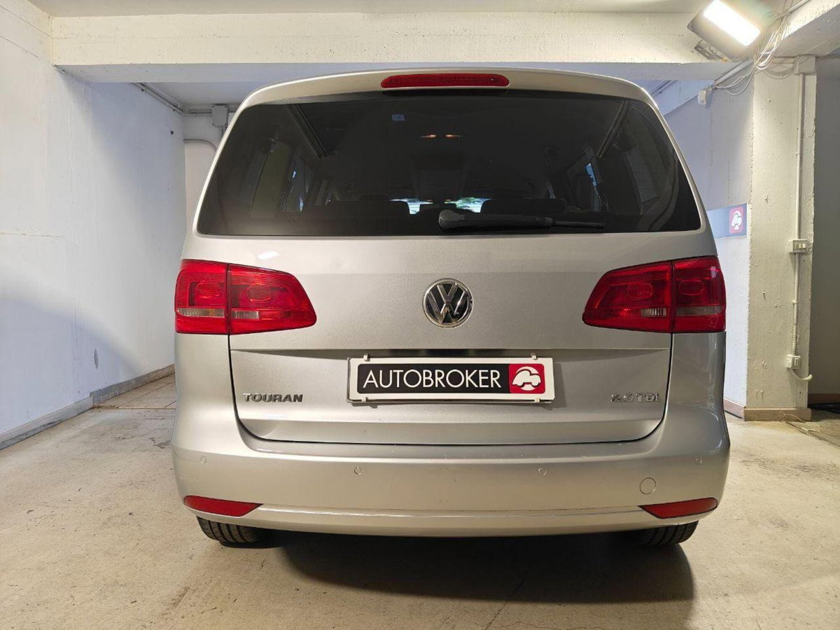 Volkswagen Touran 2.0 TDI 140 CV DSG Highline (5)