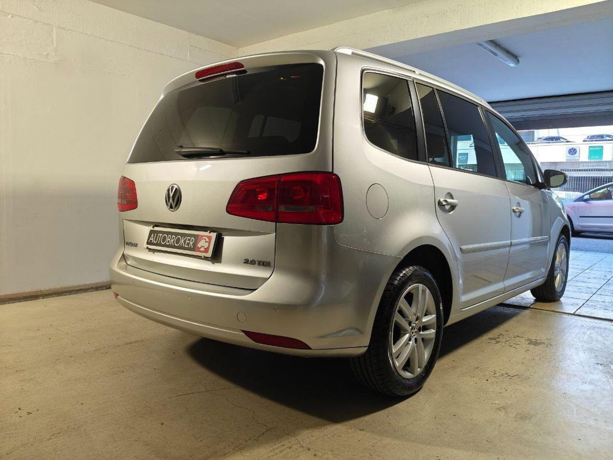 Volkswagen Touran 2.0 TDI 140 CV DSG Highline (6)
