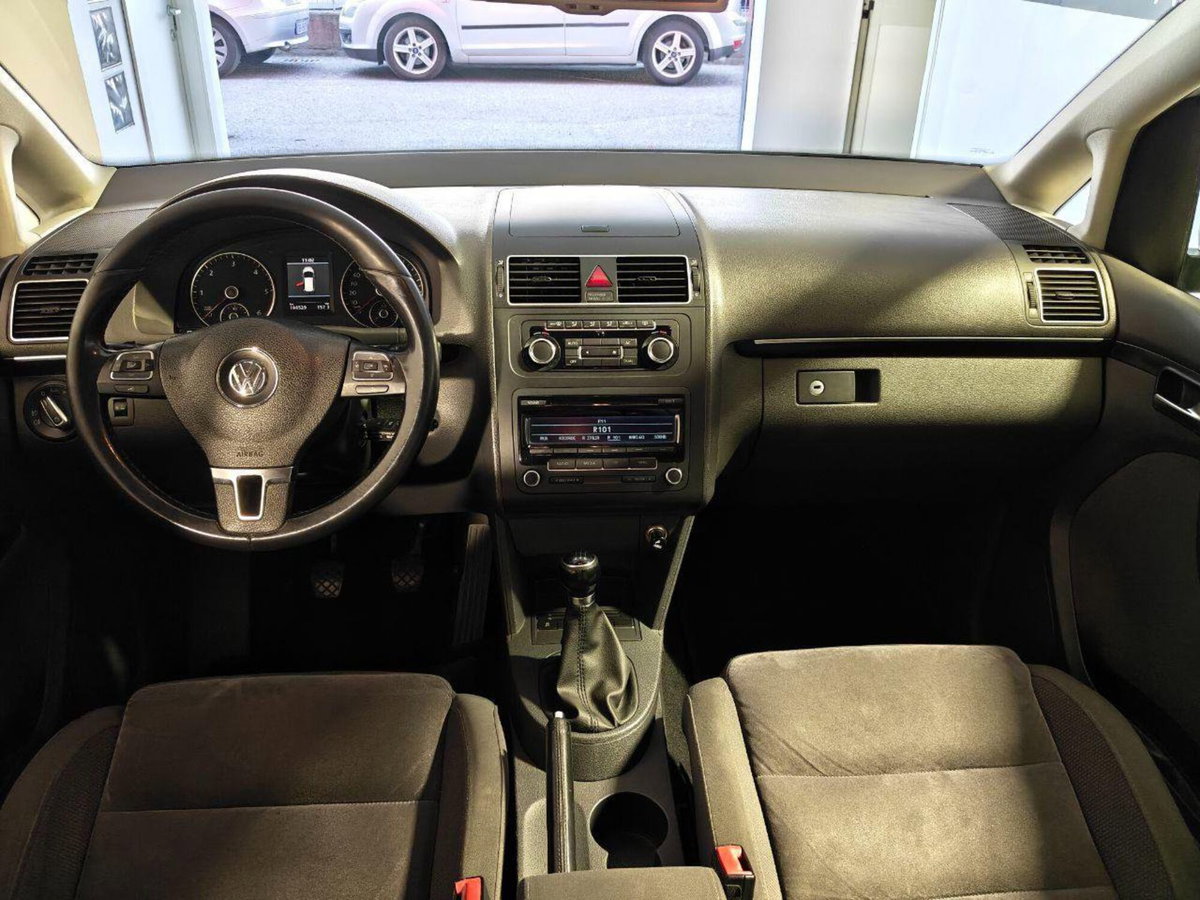 Volkswagen Touran 2.0 TDI 140 CV DSG Highline (8)