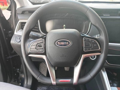 SWM G01 G01 1.5 133cv mt (9)