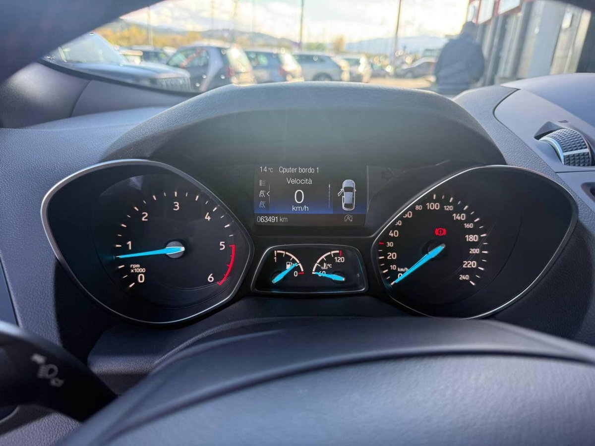 Ford Kuga 2.0 TDCI 120 CV S&S 2WD Powershift ST-Line (11)