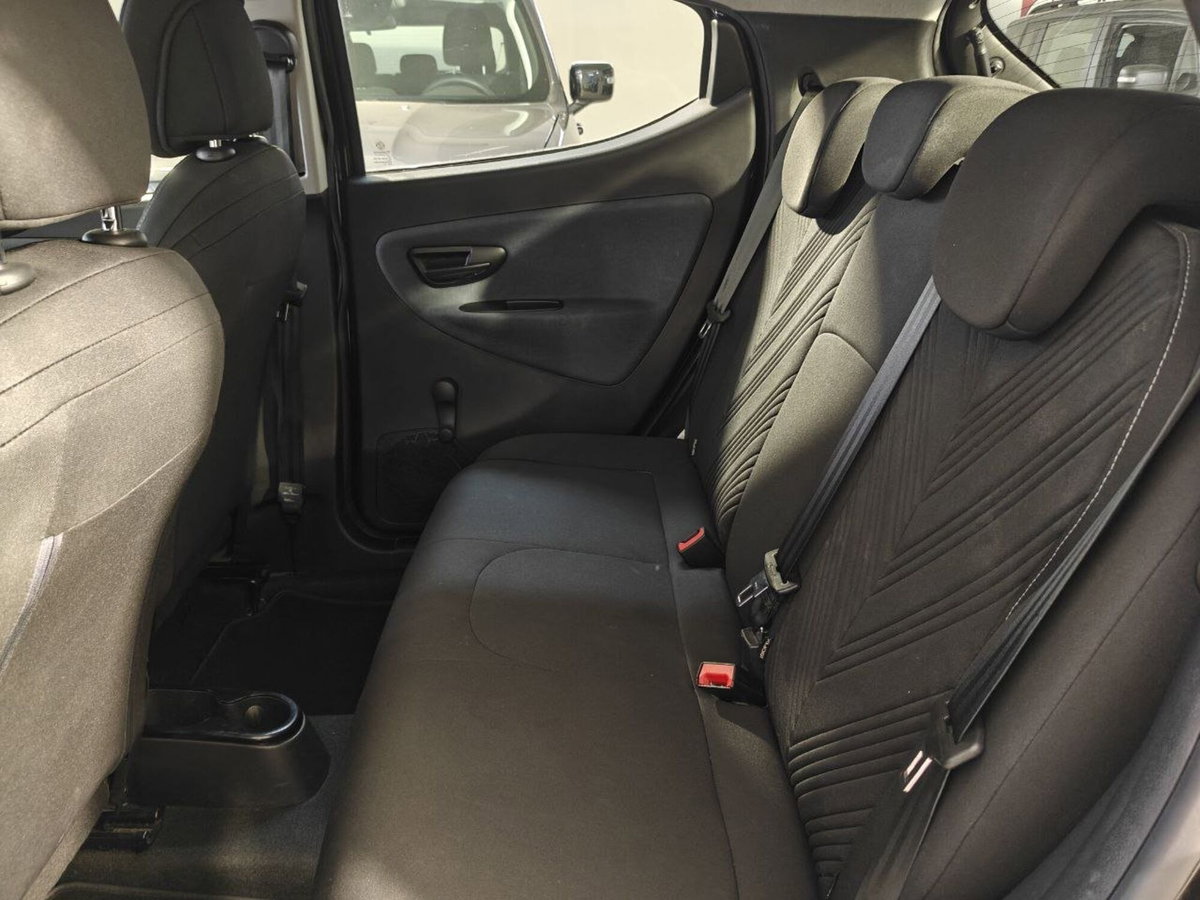Lancia Ypsilon 1.0 FireFly 5 porte S&S Hybrid Gold Plus (13)