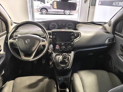 Lancia Ypsilon 1.0 FireFly 5 porte S&S Hybrid Gold Plus (8)