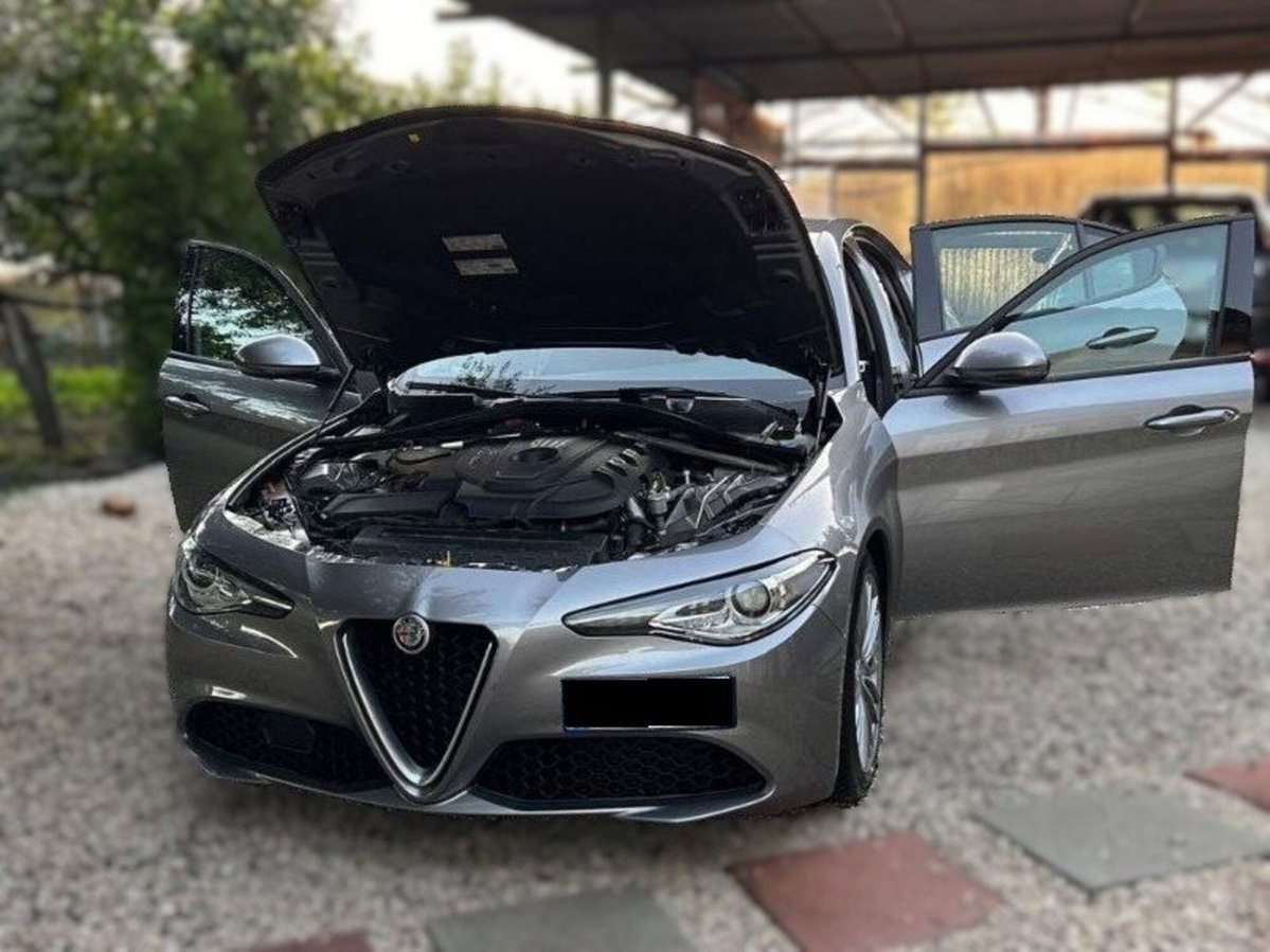 Alfa Romeo Giulia 2.2 Turbodiesel 150 CV AT8 Super (2)