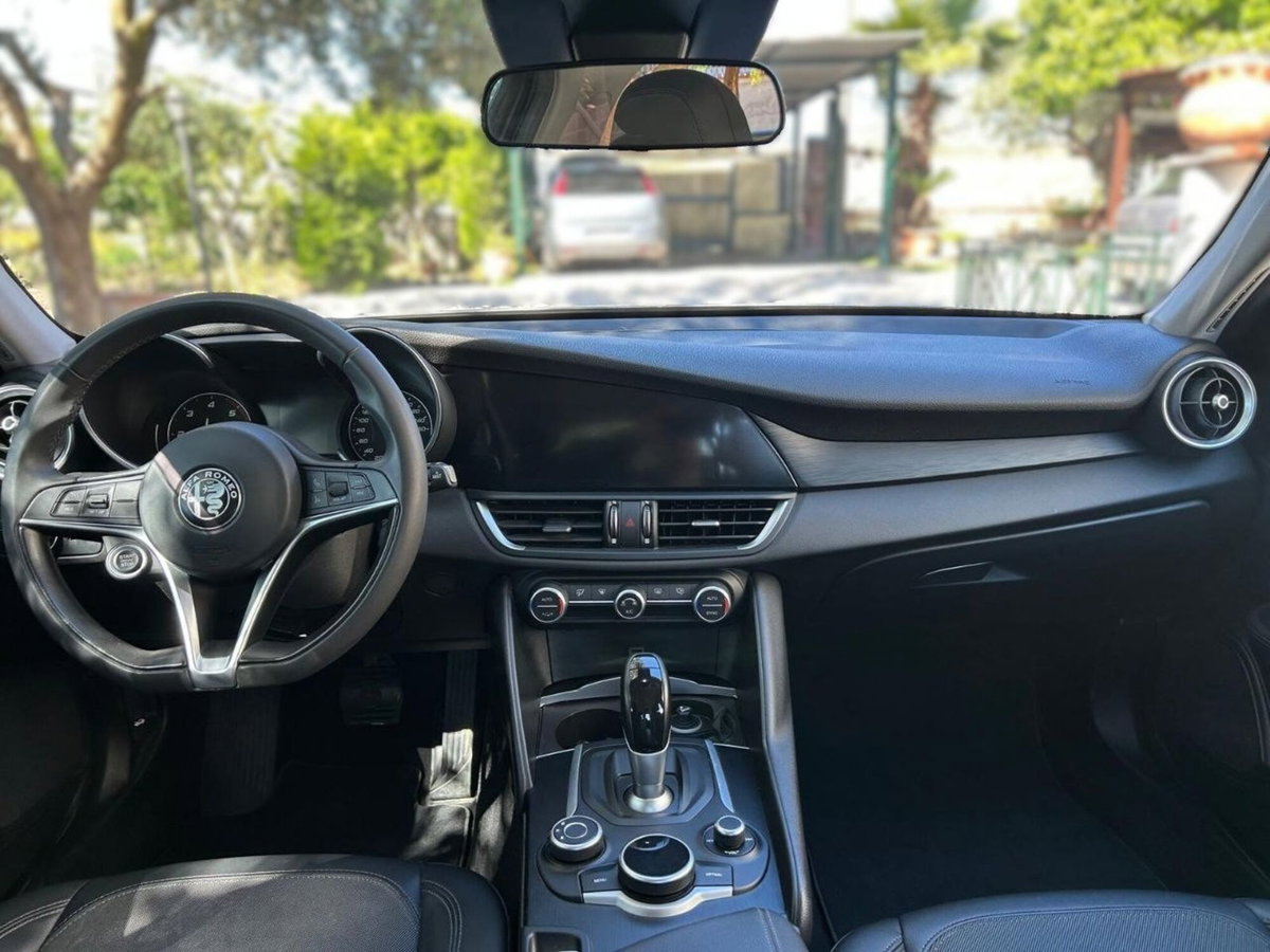 Alfa Romeo Giulia 2.2 Turbodiesel 150 CV AT8 Super (5)