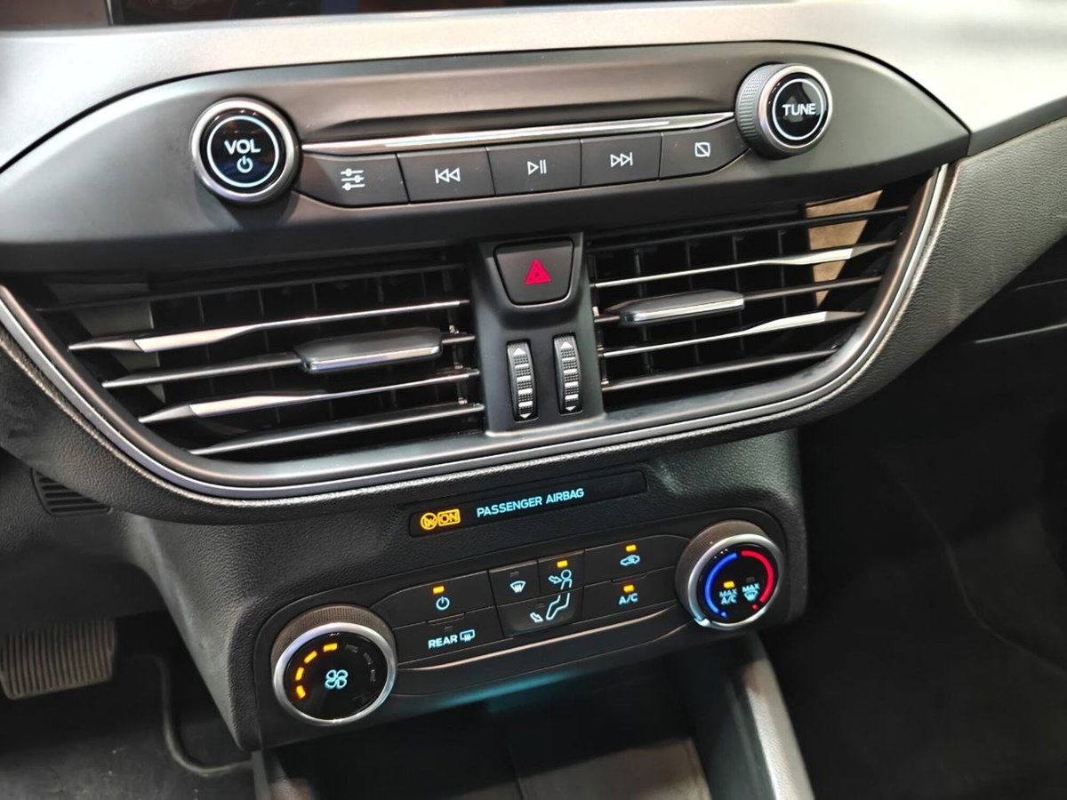 Ford Focus Station Wagon 1.5 EcoBlue 120 CV automatico SW Business (13)