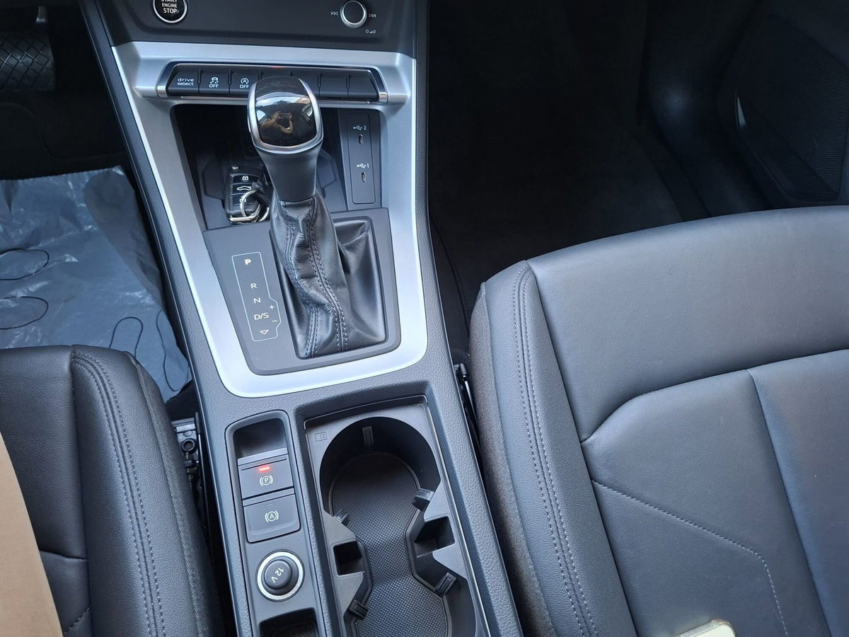 Audi Q3 Sportback 35 TDI quattro S tronic Business Plus (18)