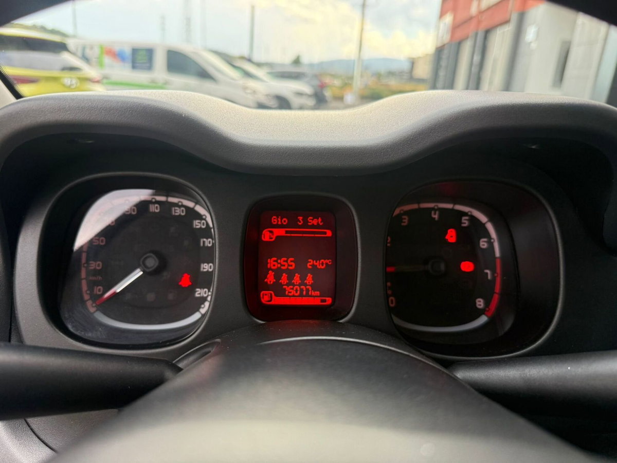 Fiat Panda 1.0 FireFly S&S Hybrid City Cross (10)