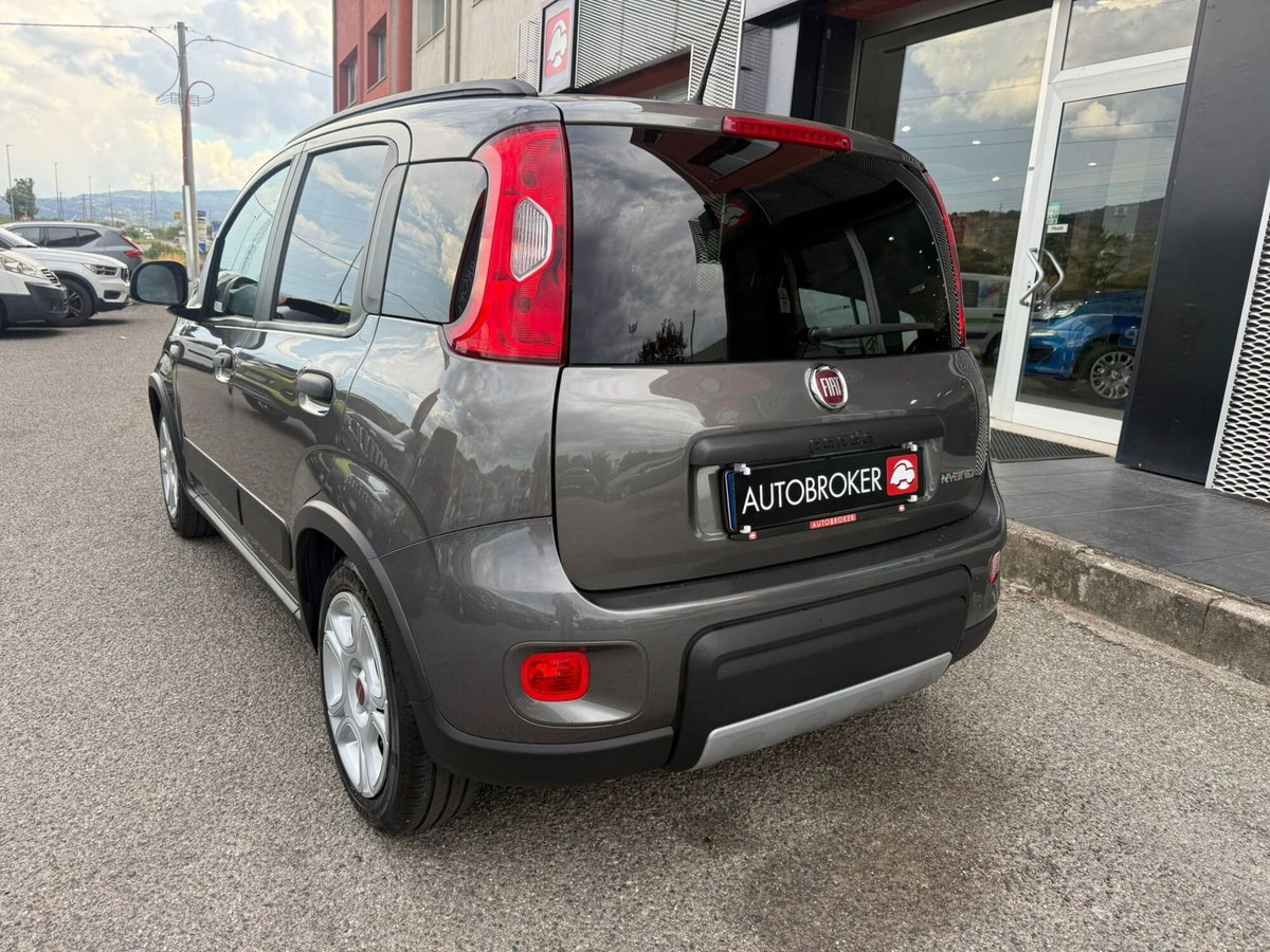 Fiat Panda 1.0 FireFly S&S Hybrid City Cross (4)