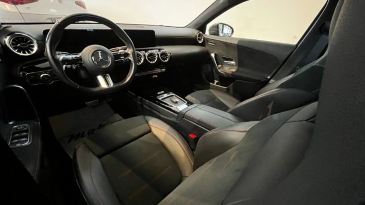 Mercedes-Benz Classe A Sedan 180 d AMG Line Premium Plus auto (8)