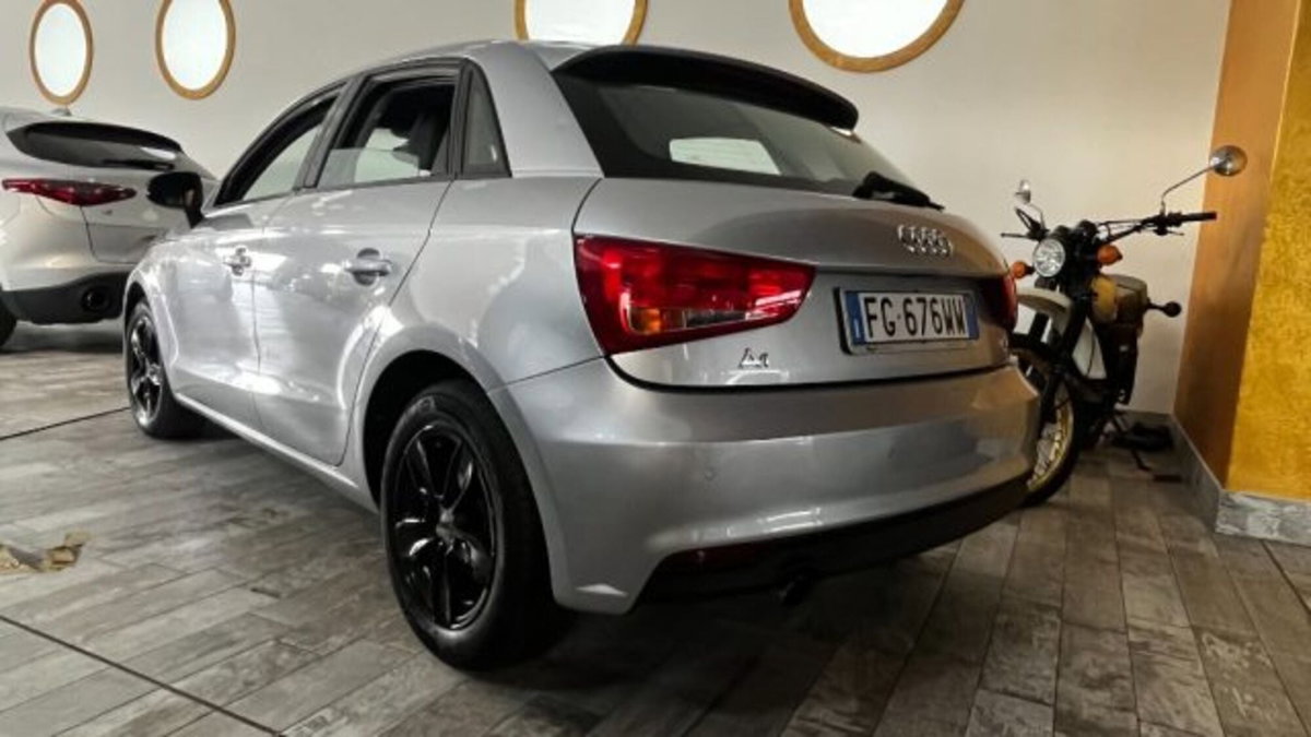 Audi A1 1.0 TFSI ultra S tronic Admired (4)
