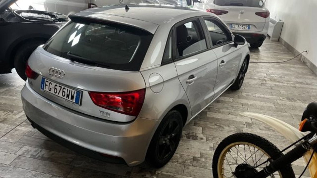 Audi A1 1.0 TFSI ultra S tronic Admired (5)