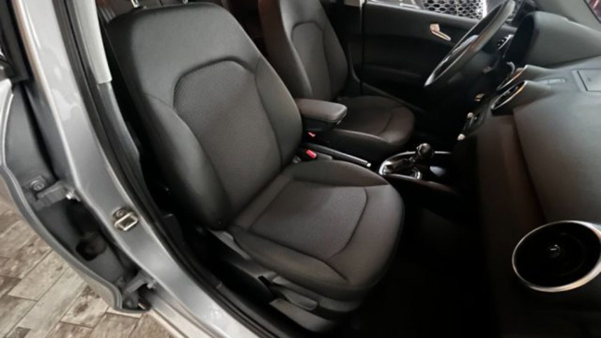 Audi A1 1.0 TFSI ultra S tronic Admired (6)