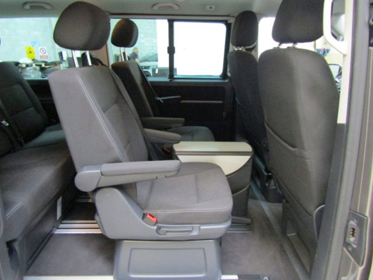 Volkswagen Multivan 2.0 tdi Space 150cv dsg 7p.ti (17)