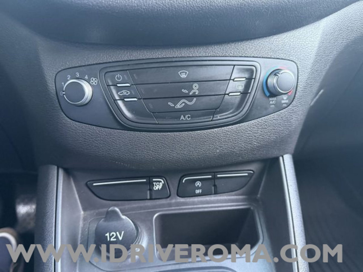 Ford Transit Courier 1.5 TDCi 75CV  Entry (13)
