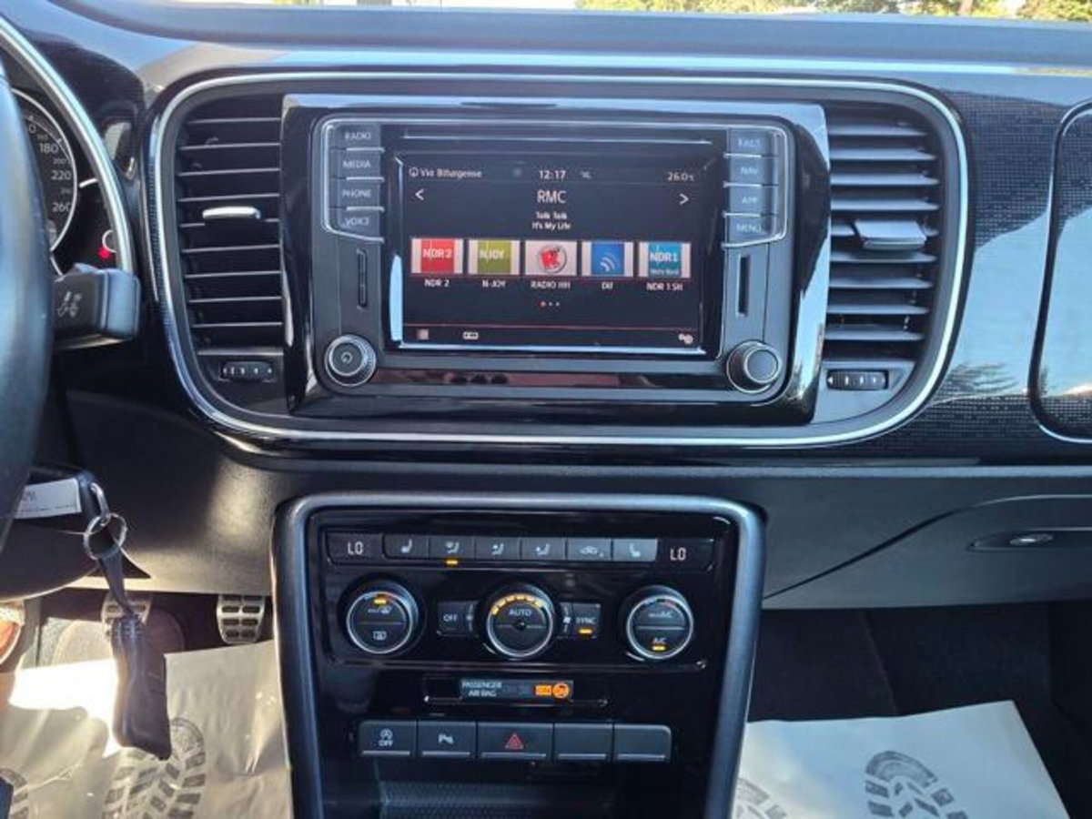Volkswagen Maggiolino Cabrio 1.2 TSI Design (16)