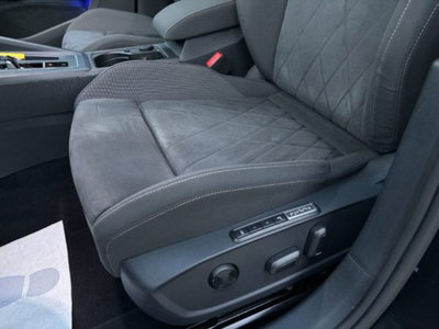 Volkswagen Golf Variant 2.0 tdi Style 150cv dsg (19)
