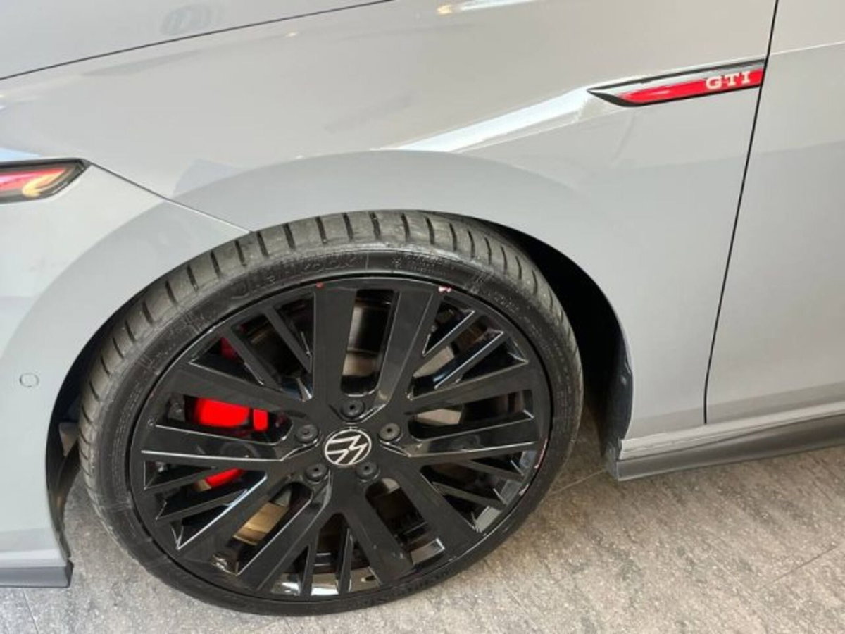 Volkswagen Golf 2.0 TSI GTI DSG (4)