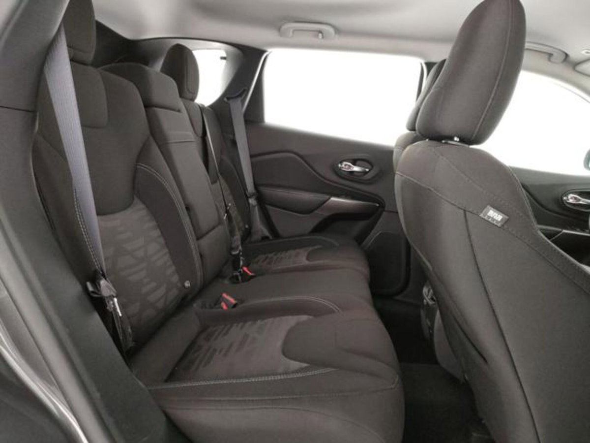 Jeep Cherokee 2.2 Mjt Longitude (18)