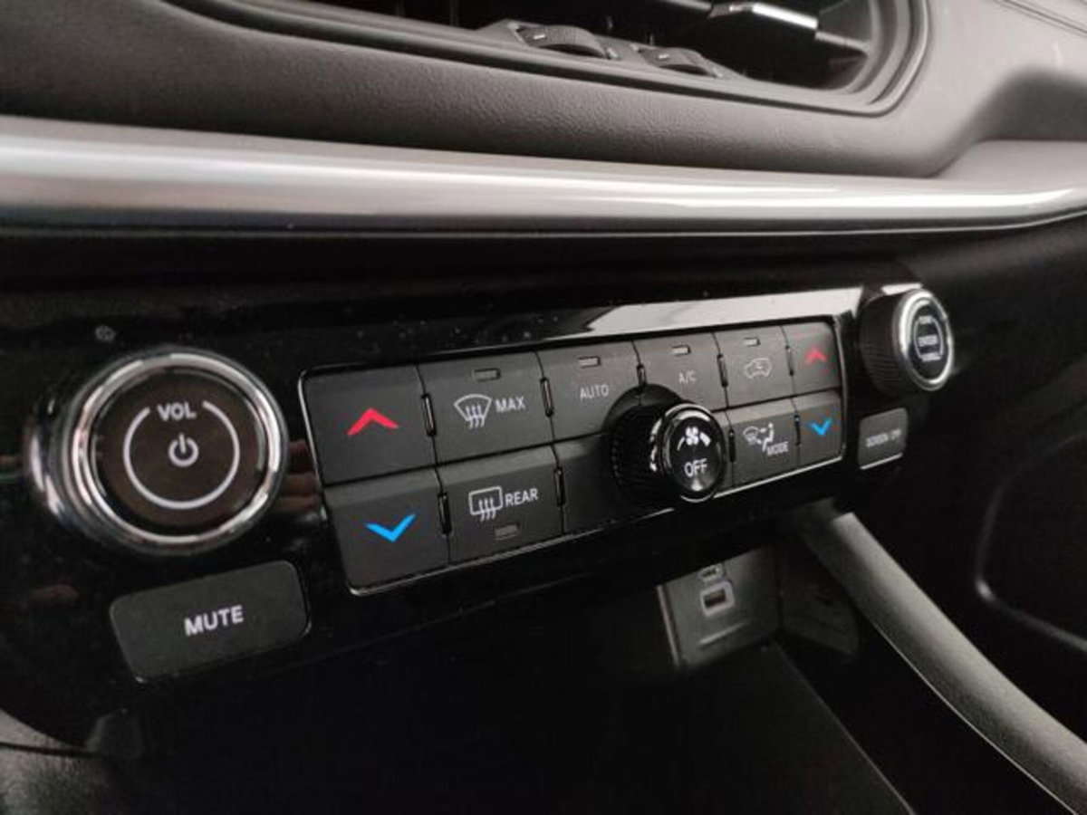 Jeep Compass 1.6 Multijet II 2WD Limited (14)