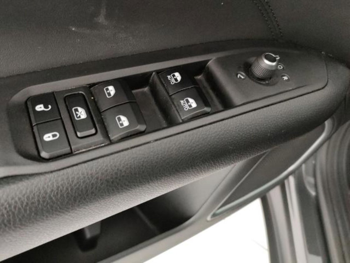 Jeep Compass 1.6 Multijet II 2WD Limited (16)