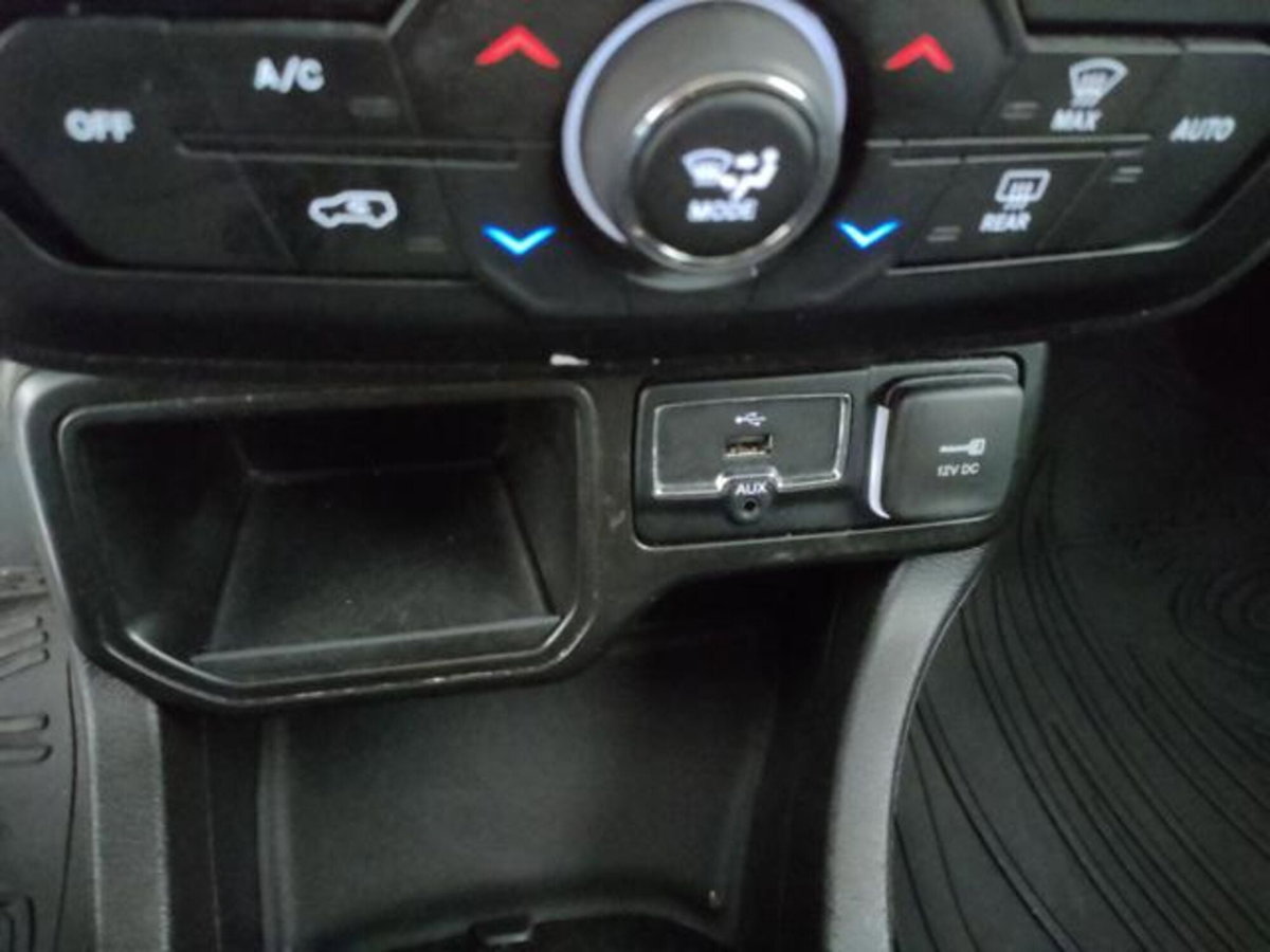 Jeep Renegade 1.6 Mjt 130 CV Limited (10)