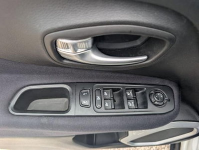 Jeep Renegade 1.6 Mjt 120 CV Limited (13)