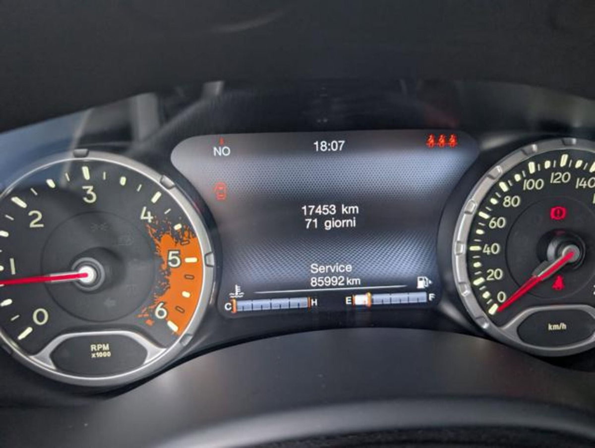 Jeep Renegade 1.6 Mjt 120 CV Limited (18)