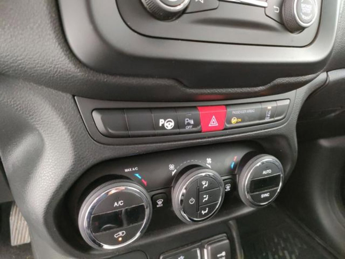 Jeep Renegade 2.0 Mjt 140CV 4WD Active Drive Low Limited (13)
