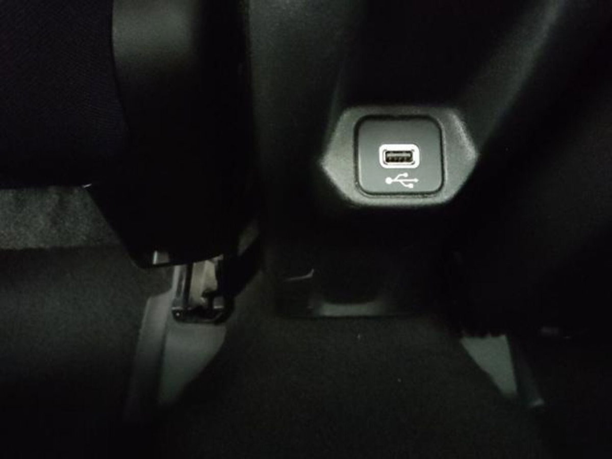 Jeep Renegade 2.0 Mjt 140CV 4WD Active Drive Limited (15)