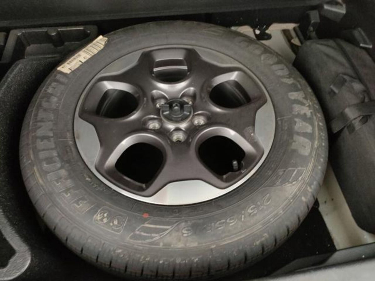 Jeep Renegade 2.0 Mjt 140CV 4WD Active Drive Longitude (16)